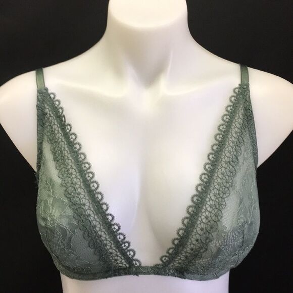 Victoria’s Secret Very sexy Unlined plunge - Picture 4 of 6